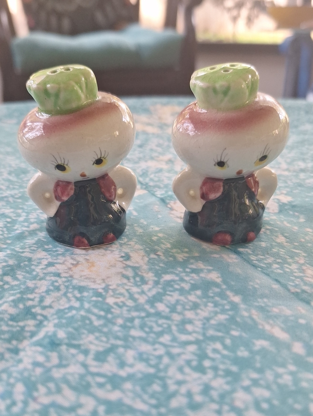 Anthropomorphic Vintage Cute Green-Hat Ceramic Radish Salt and Pepper Shaker Set